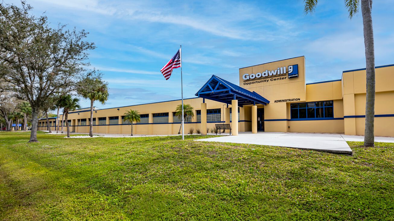 Pictures of Industrial property located at 5100 Tice St, Fort Myers, FL 33905 for sales - image #1