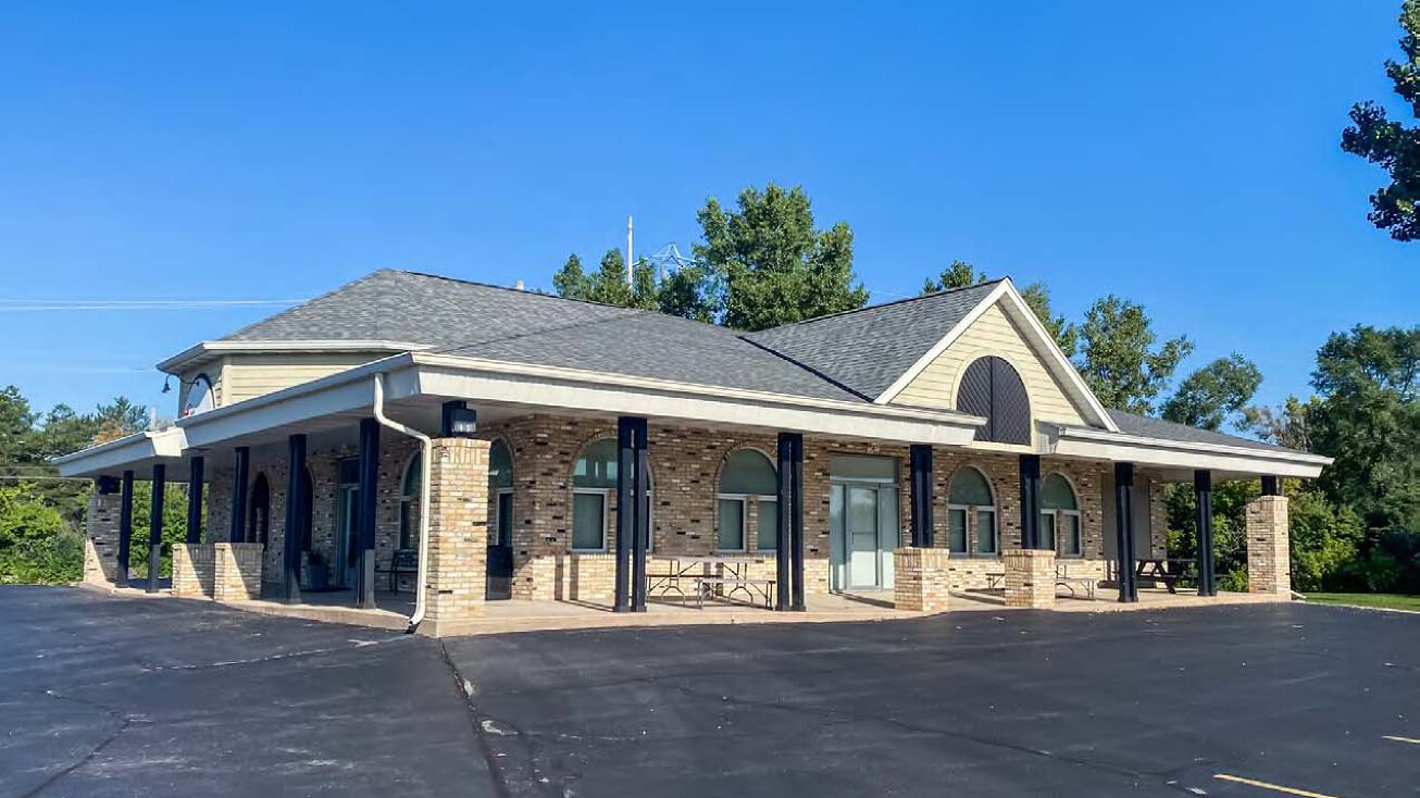 560 Bayview Rd, Mukwonago, WI 53149 Retail Property for Sale 560