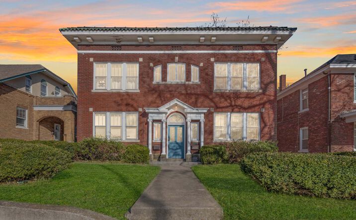 Pictures of Multifamily property located at 221 Stone Ave, Lexington, KY 40508 for comps - image #1