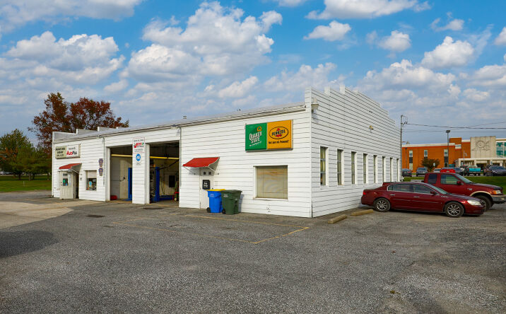 Pictures of Retail property located at 2181 S Queen St, York, PA 17402 for comps - image #1