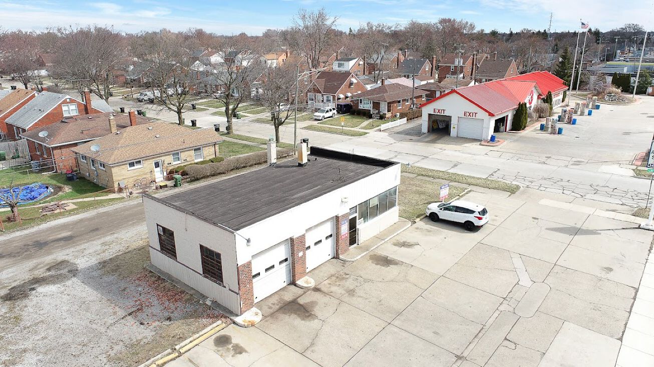 17120 Ecorse Rd, Allen Park, MI 48101 Retail Property for Sale 2