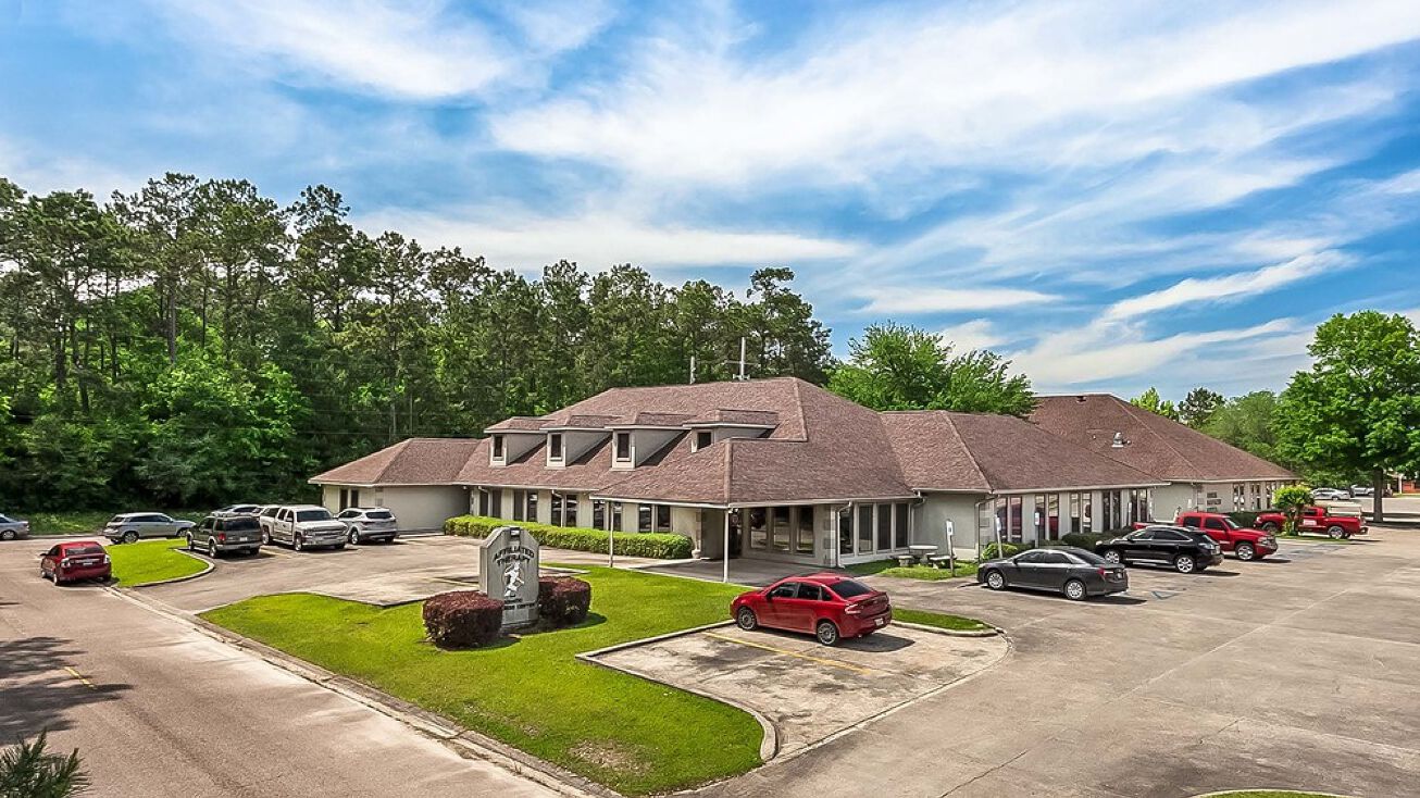 Pictures of Office property located at 2204 Robin Ave, Hammond, LA 70403 for sales - image #1