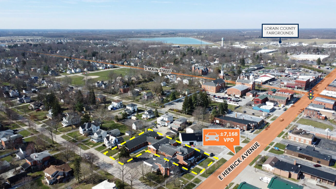 214 E Herrick Ave, Wellington, OH 44090