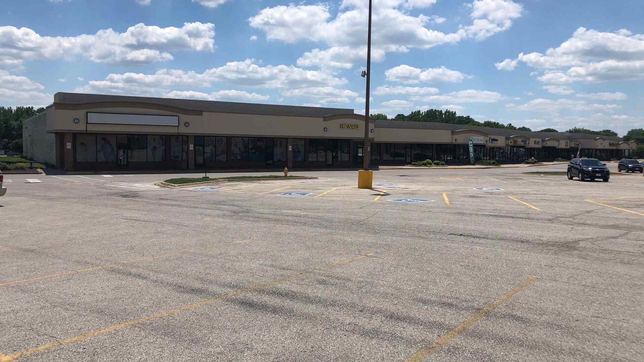 4014 BLACKHAWK Road, Rock Island, IL 61201