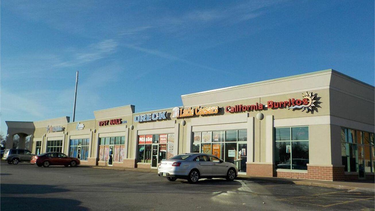 2940 E 53RD Street, Davenport, IA 52807