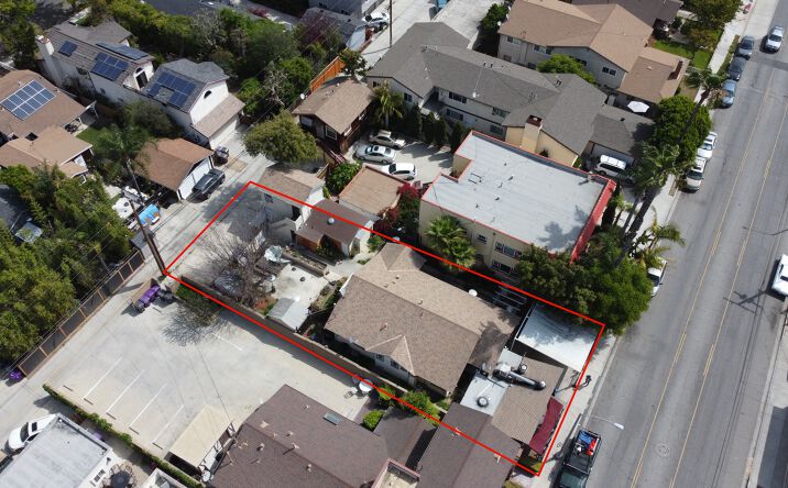 Pictures of Mixed Use property located at 3701 E 4th St, Long Beach, CA 90814 for comps - image #1