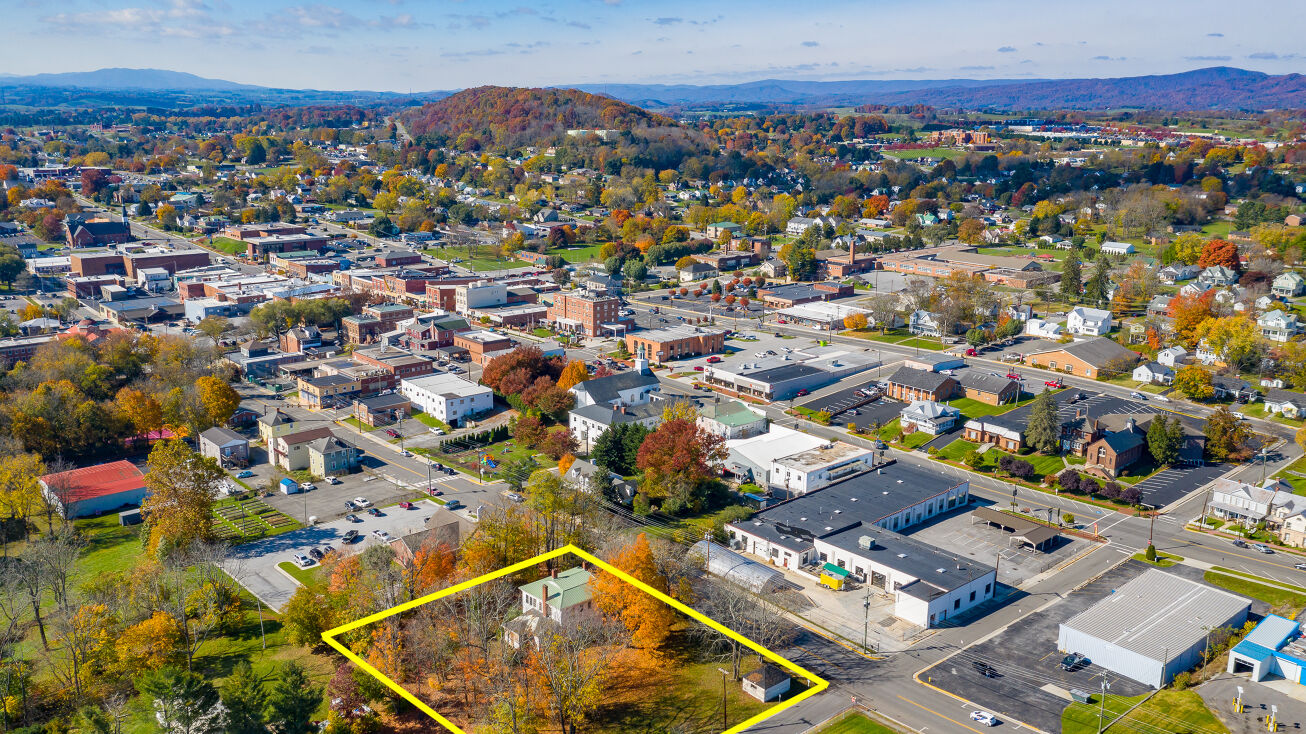 375 Spring St, Wytheville, VA 24382