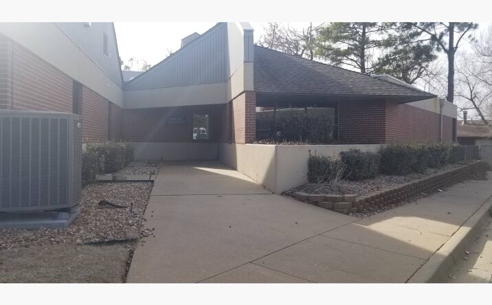 Pictures of Office property located at 8811 E Reno Ave, Midwest City, OK 73110 for sales - image #1