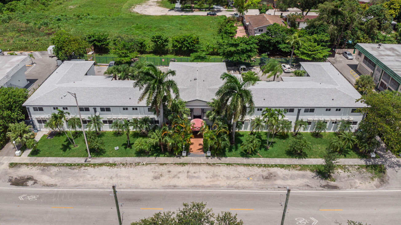 13201 Memorial Hwy, North Miami, FL 33161 Multifamily Property for Sale