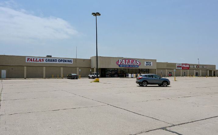 Pictures of Retail property located at 10241 S Padre Island Dr, Corpus Christi, TX 78418 for comps - image #1