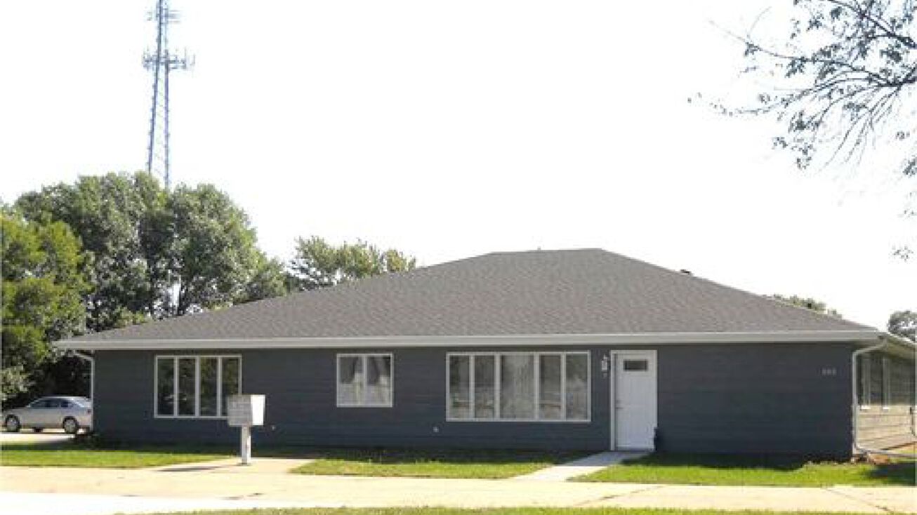 809 N Norbeck St, Vermillion, SD 57069