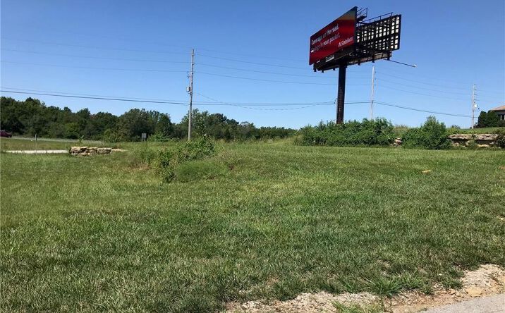 Pictures of Industrial property located at 4225 NE Lakewood Way, Lee's Summit, MO 64064 for sales - image #1