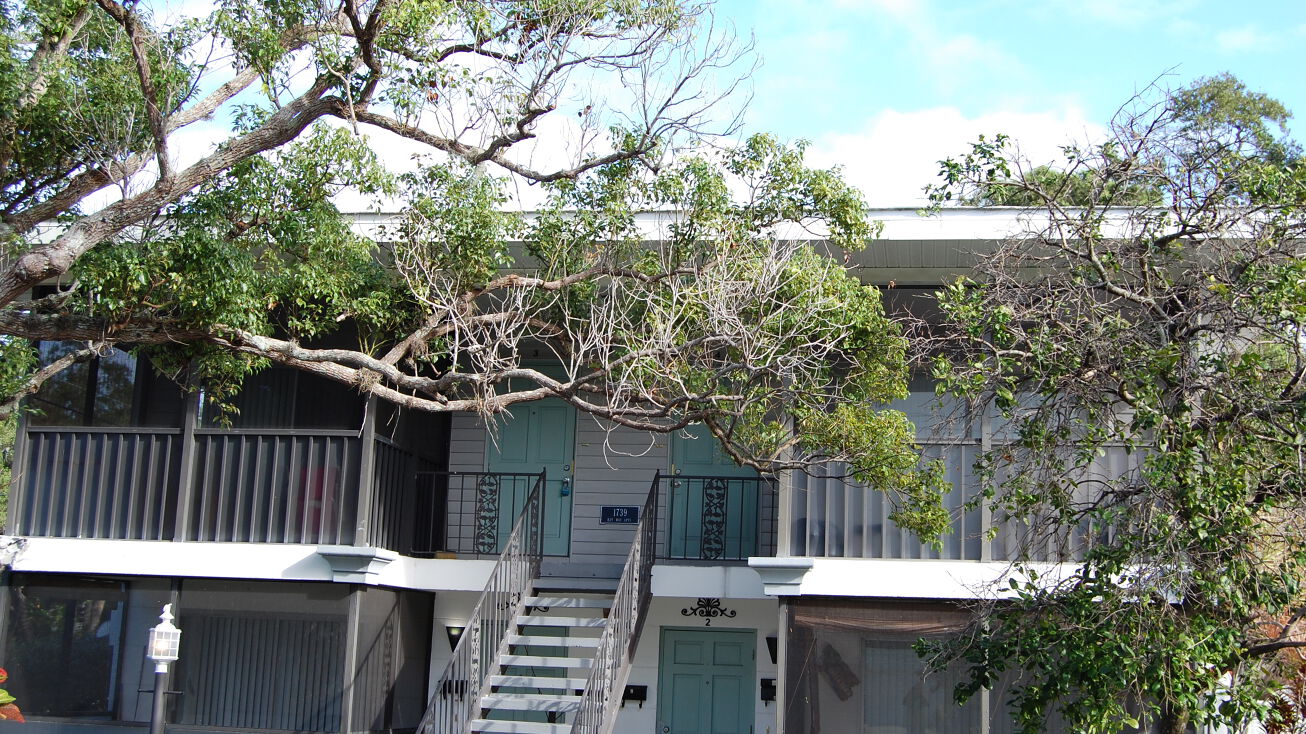 1739 Siesta Drive, Sarasota, FL 34239