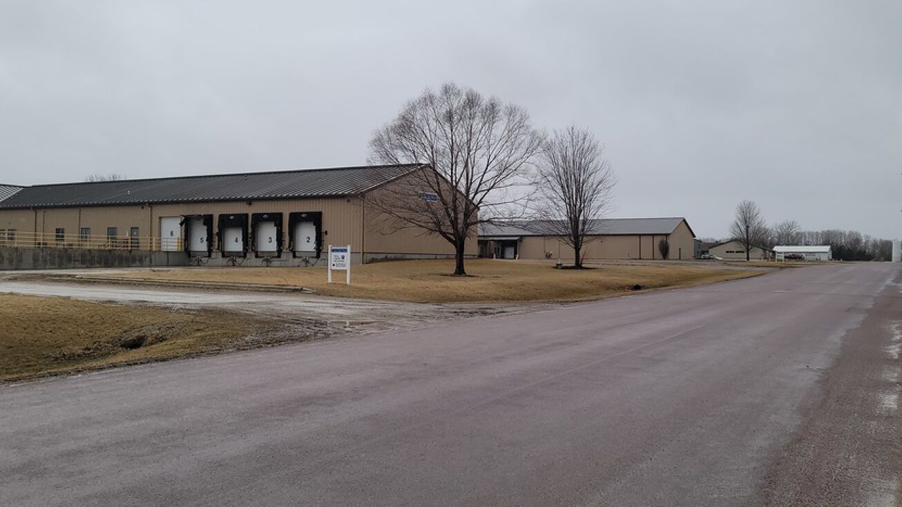 300 16th Ave SE, Waseca, MN 56093