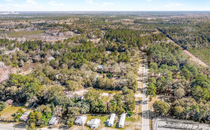 Pictures of Mobile Home Park property located at 4191 Savannah Hwy, Jesup, GA 31545 for comps - image #1
