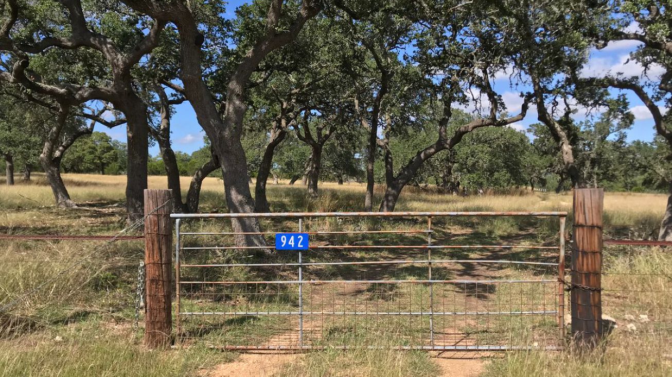 942 FM 3351, Boerne, TX 78006