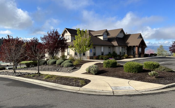 Pictures of Office property located at 4411 Brownridge Terrace, Medford, OR 97504 for comps - image #1