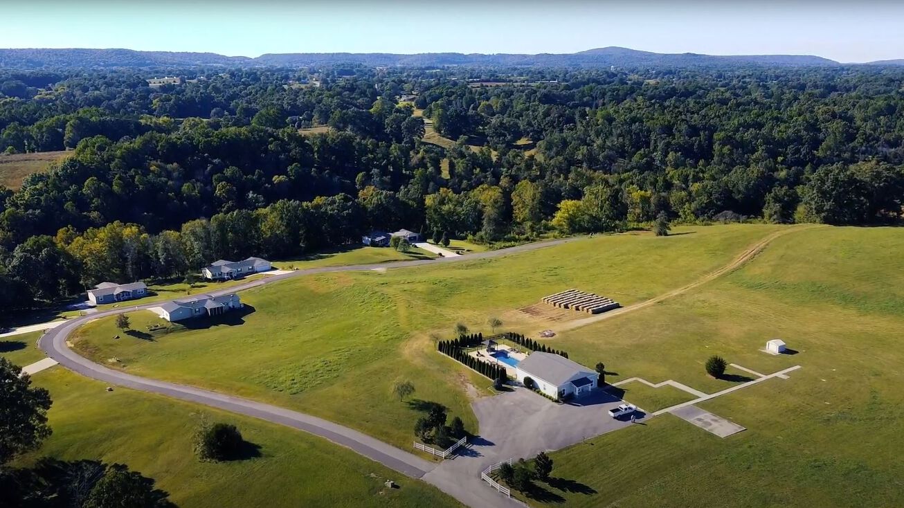 Pictures of Mixed Use property located at 362 Saddlebrook Dr, Sparta, TN 38583 for sales - image #1