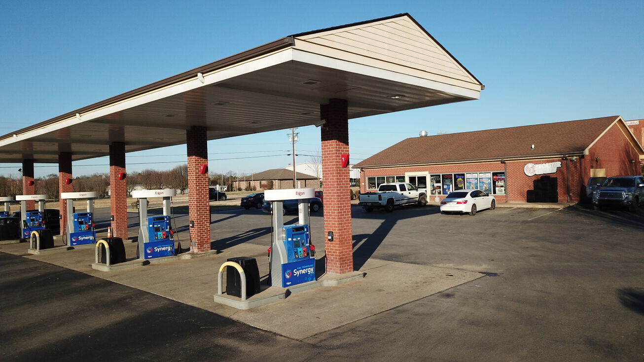 7136 Nolensville Rd, Nolensville, TN 37135