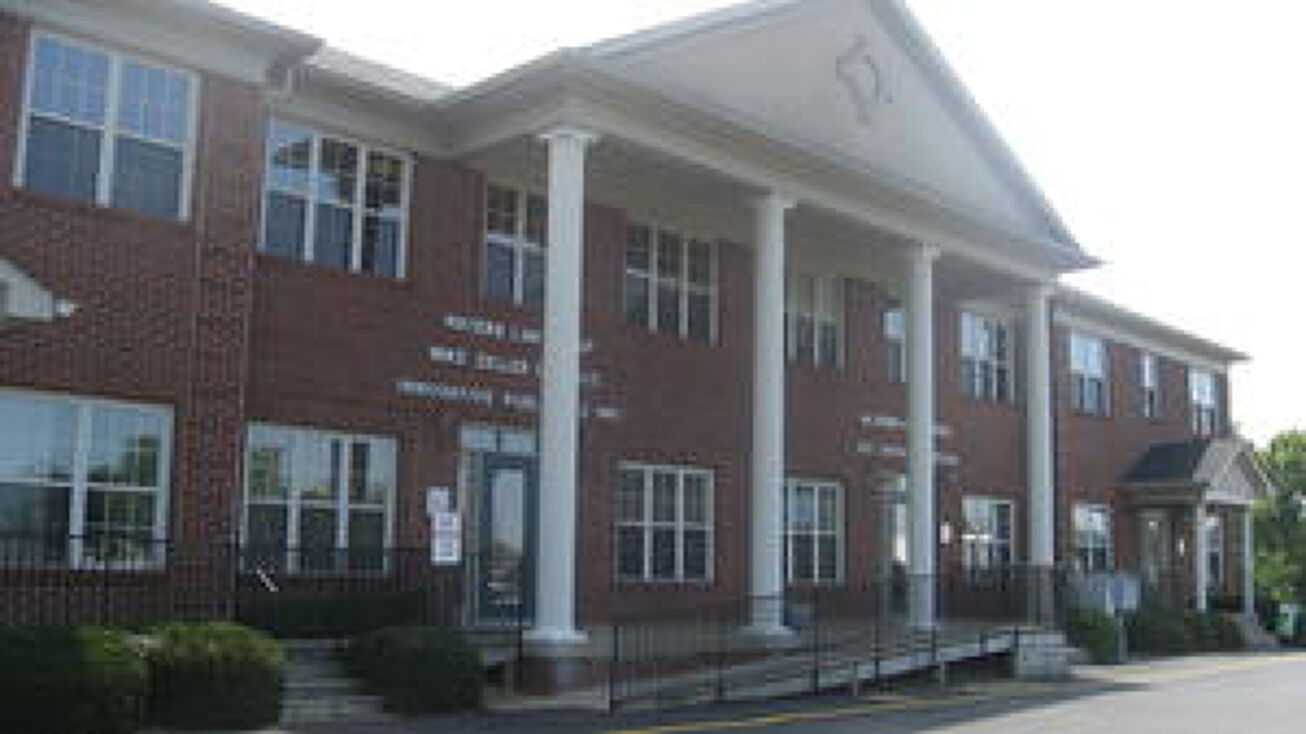 714 Lyndon Ln, Lyndon, KY 40222