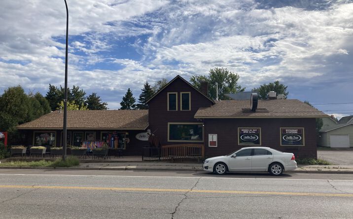 Pictures of Retail property located at 812 7th Ave, Two Harbors, MN 55616 for sales - image #1