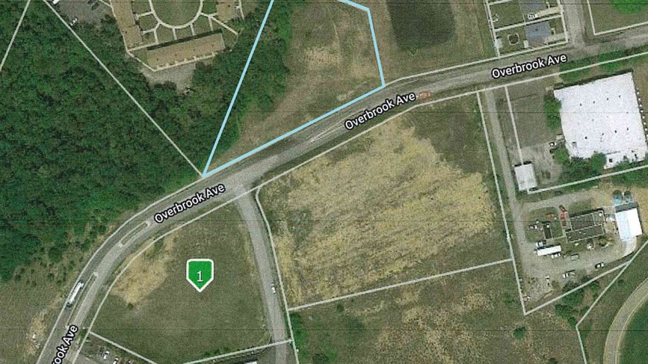 Lodge Ave, Paulsboro, NJ 08066