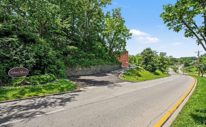 Pictures of Multifamily property located at Westwood Northern Boulevard, Cincinnati, OH 45211 for sales - image #1