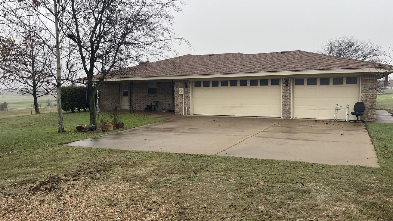 1433 Chris Ln, Pflugerville, TX 78660