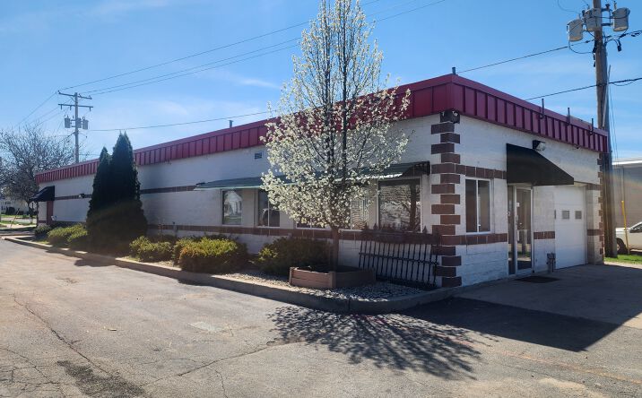 Pictures of Retail, Industrial, Mixed Use property located at 100 Stimpson St, Watertown, WI 53094 for sales - image #1