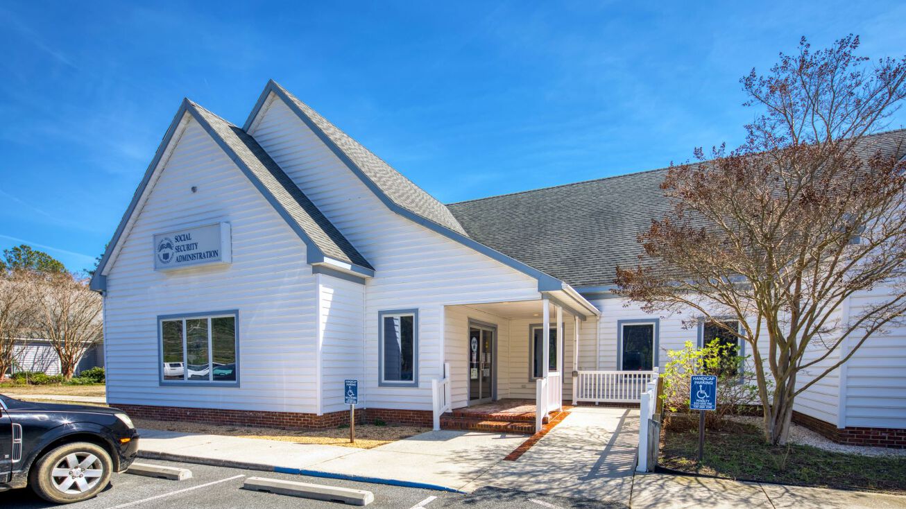 22581 Center Pkwy, VA 23301