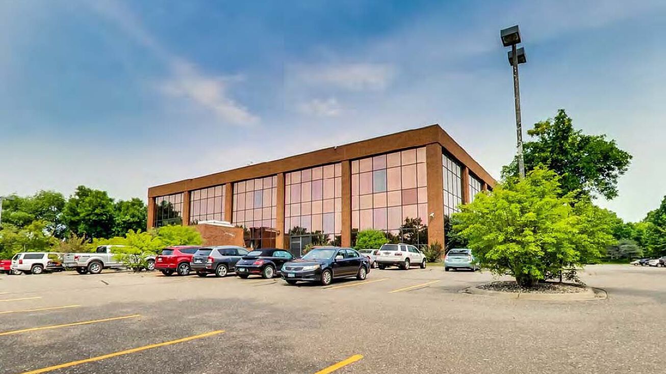 5900 Green Oak Dr, MN 55343