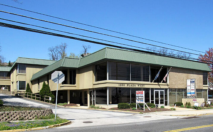 Pictures of Office property located at 1300 Market St, Lemoyne, PA 17043 for sales - image #1