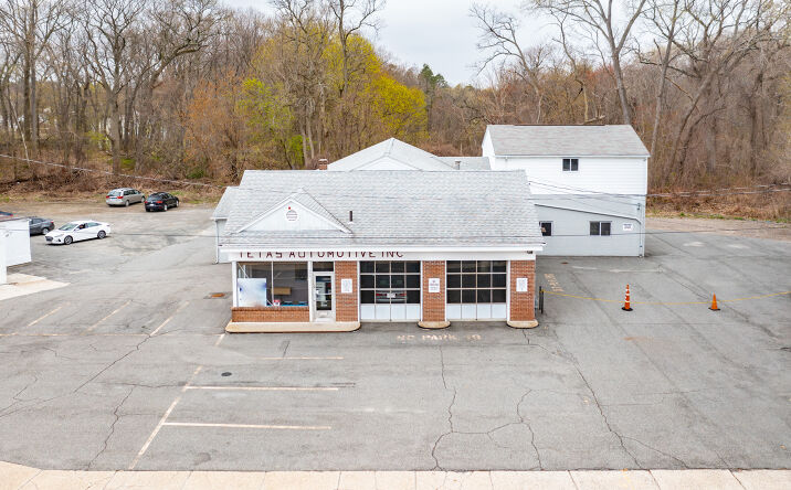 Pictures of Retail property located at 640 Springfield St, Chicopee, MA 01013 for comps - image #1