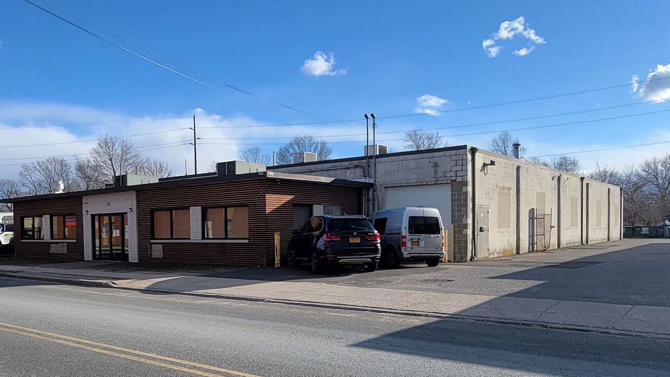633 N Queens Ave, Lindenhurst, NY 11757 Office Property for Sale