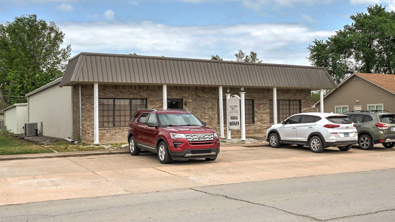 207 S Adair Street , Pryor, OK 74361 Retail Property for Sale 207 S