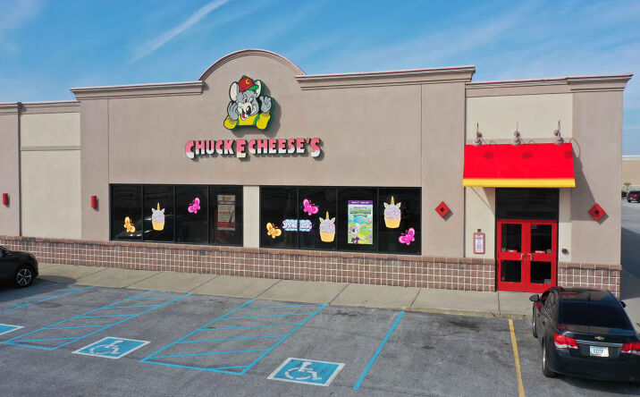Pictures of Retail property located at 1919 S Reed Rd, Kokomo, IN 46902 for comps - image #1