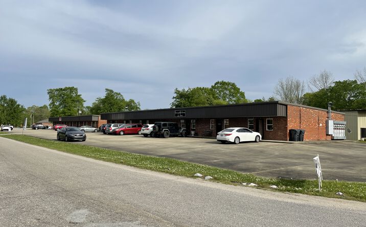 Pictures of Mixed Use property located at 1305 10th Ave, Calera, AL 35040 for comps - image #1