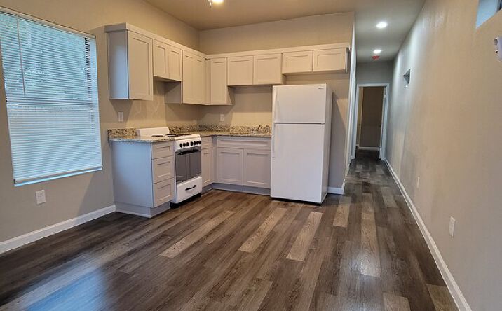 Pictures of Multifamily property located at 1712 W Salinas, San Antonio, TX 78207, 1714 W Salinas, San Antonio, TX 78207, 1716 W Salinas, San Antonio, TX 78207, 319 Macias Way, San Antonio, TX 78207, 321 Macias Way, San Antonio, TX 78207 for sales - image #1
