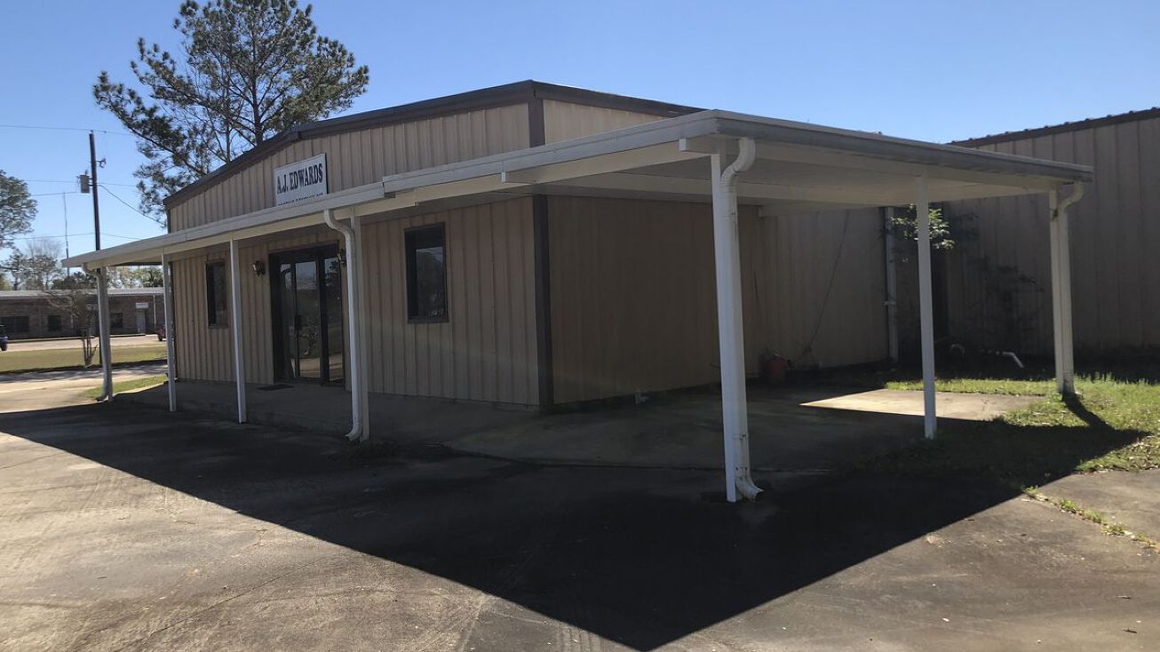 1910 E Nashville Ave, Atmore, AL 36502 Retail Property for Sale