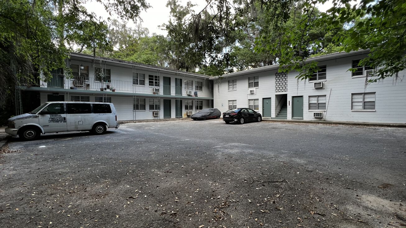 2901 NW 14th St, Gainesville, FL 32605