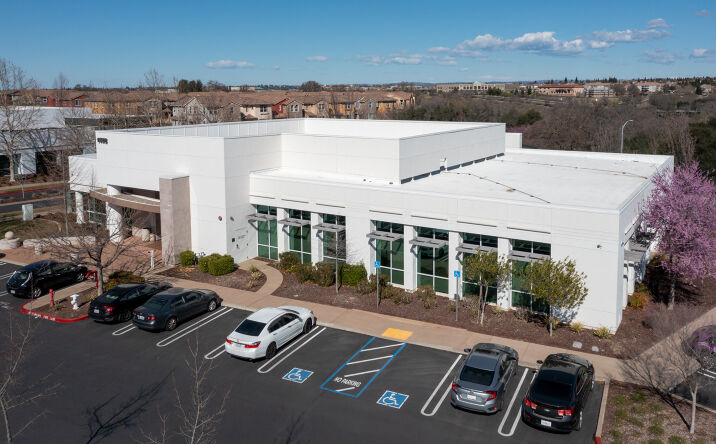 Pictures of Office property located at 1482 Stone Point Dr, Roseville, US 95661 for comps - image #1