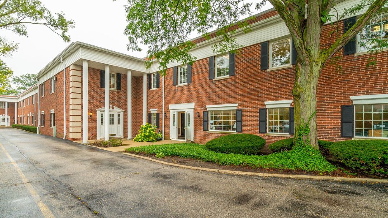 1245 Waukegan Rd, Glenview, IL 60025