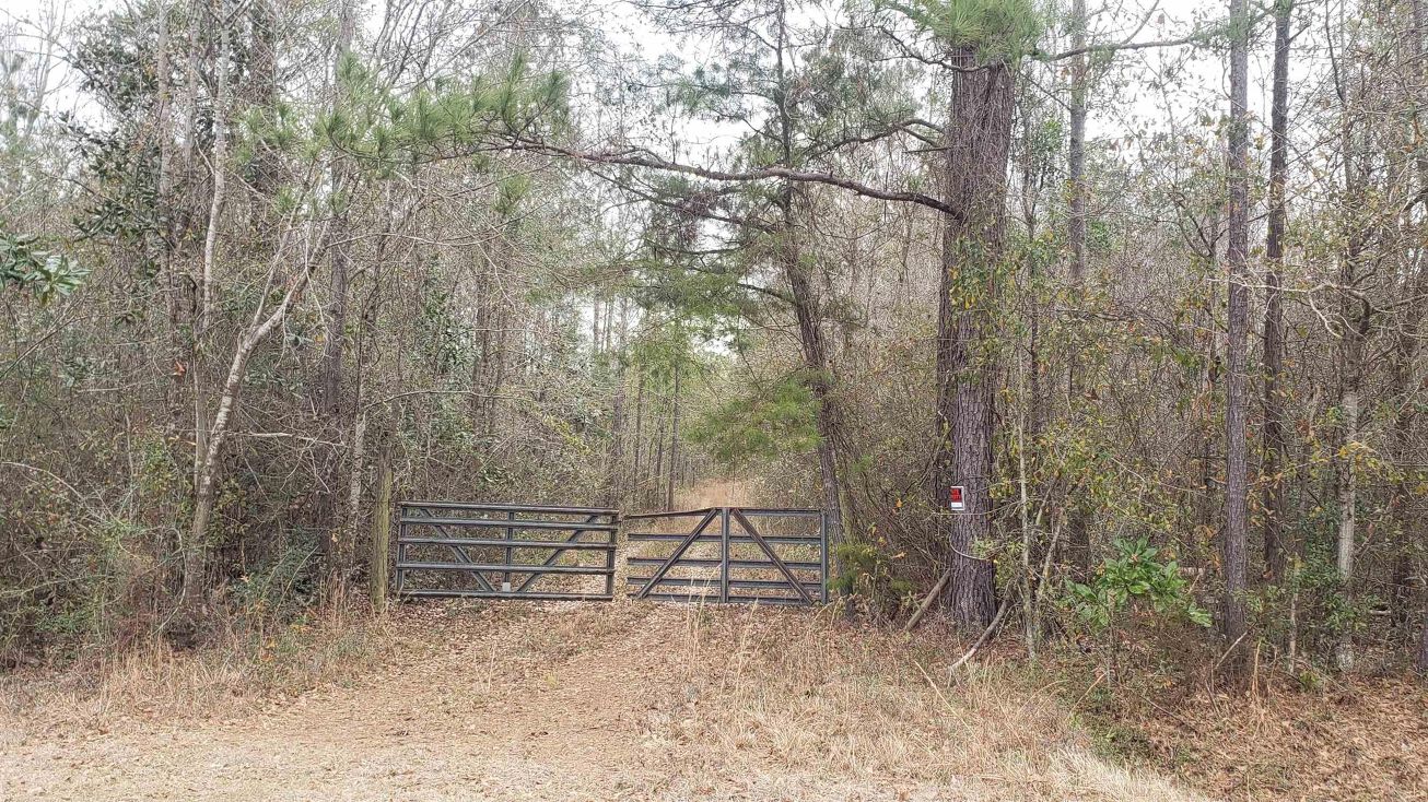 2200 Fannie Rd, Century, FL 32535