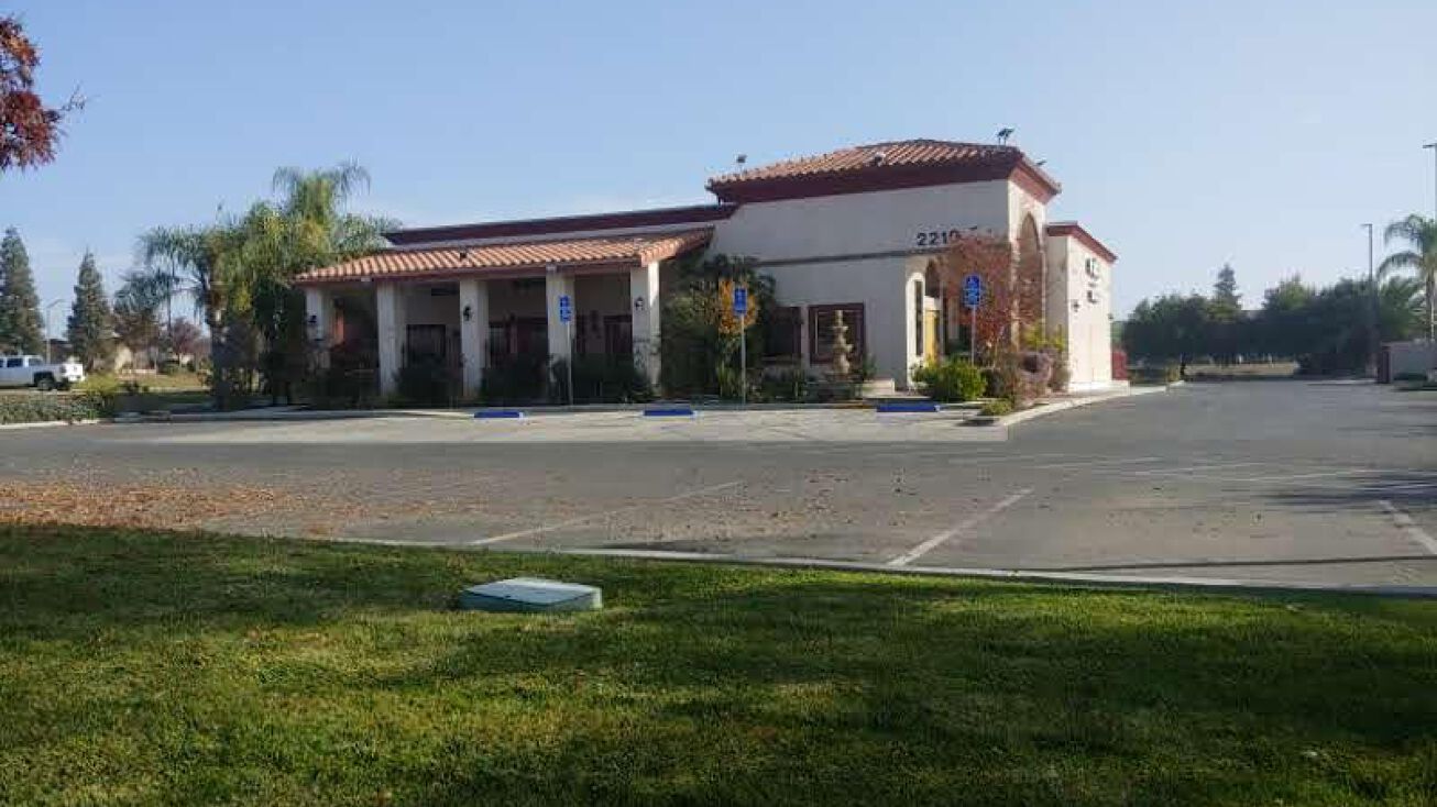 Airport Dr, Bakersfield, CA 93308