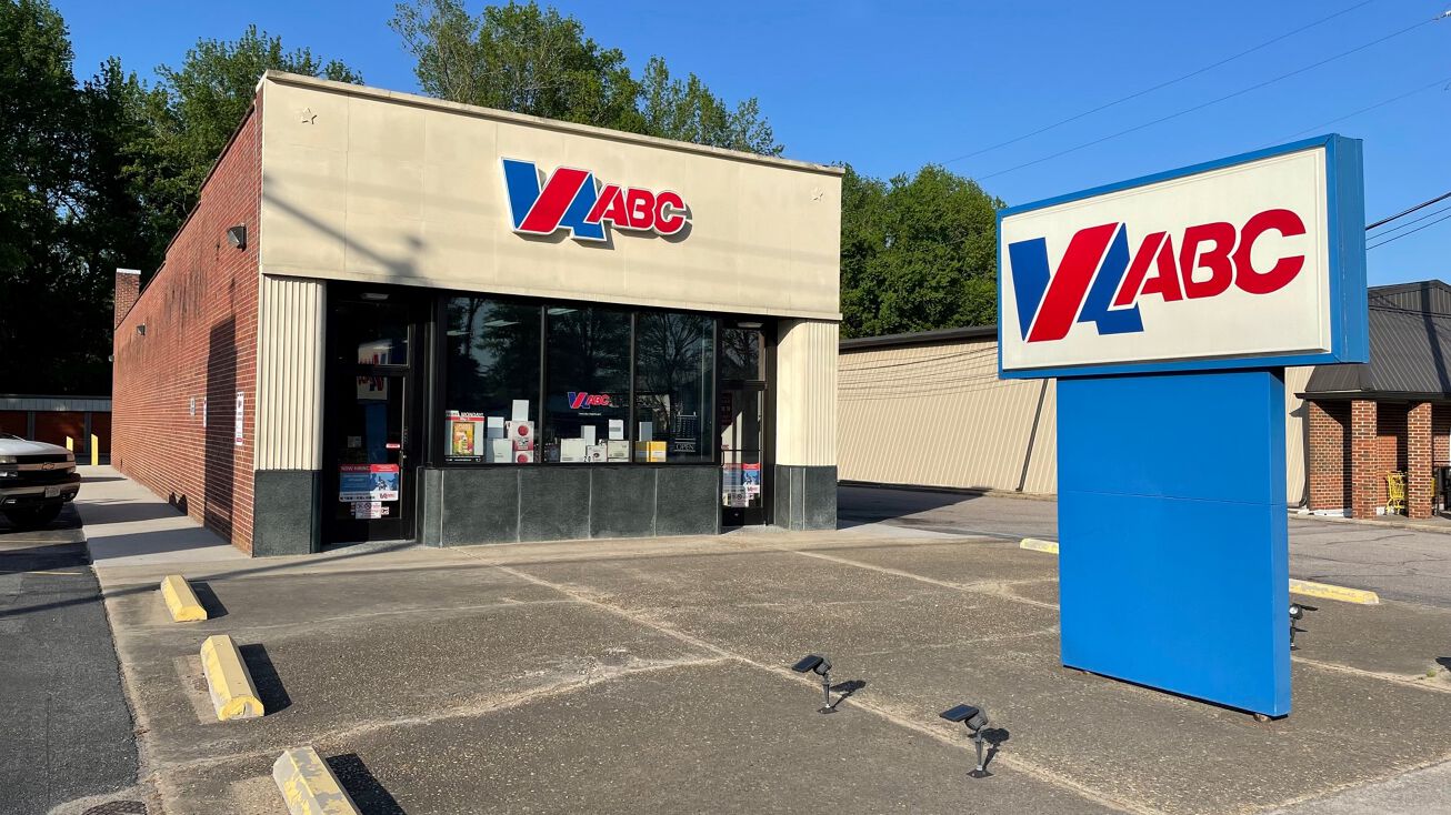 201 S County Dr, Waverly, VA 23890