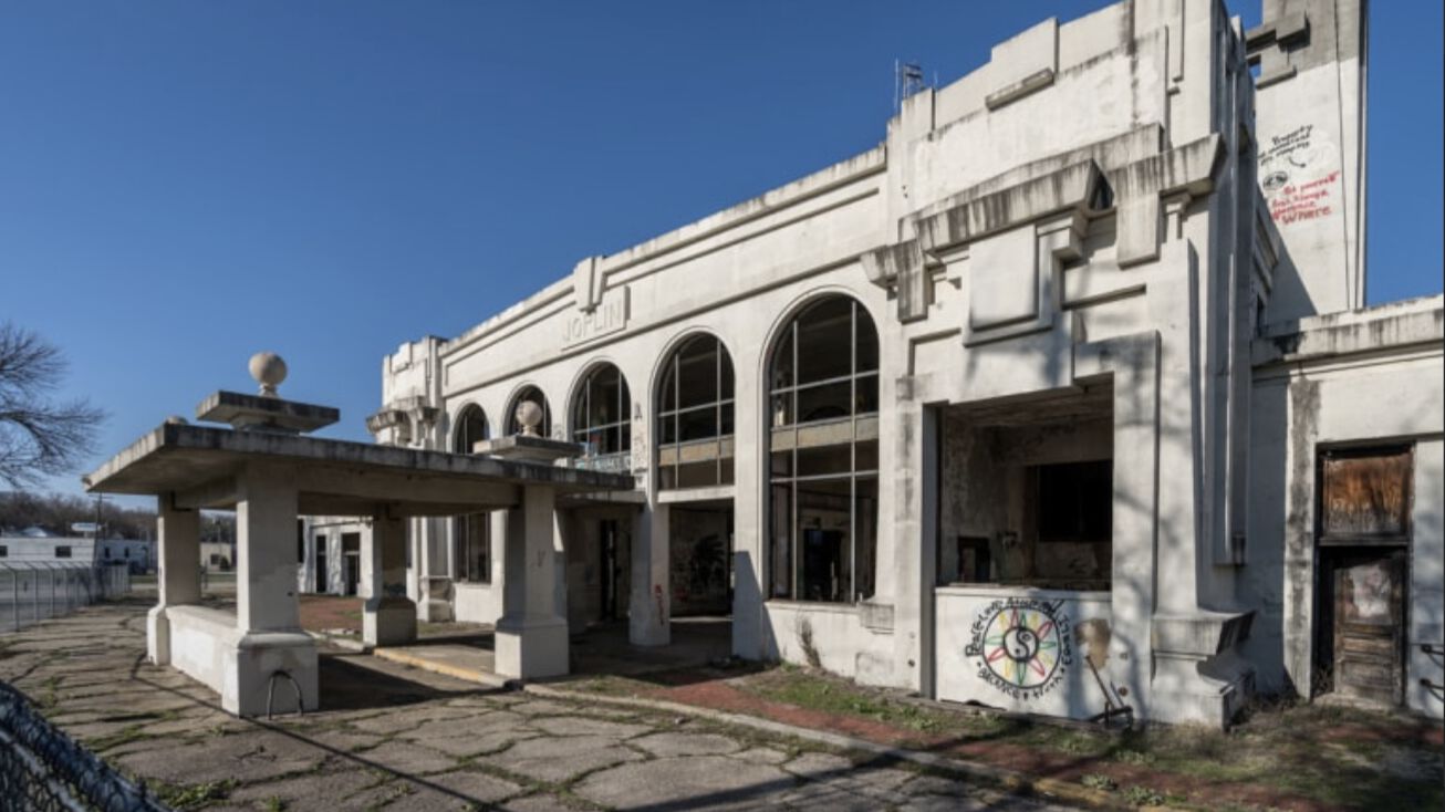 Pictures of Mixed Use property located at 205 N Main St, Joplin, MO 64801 for sales - image #1