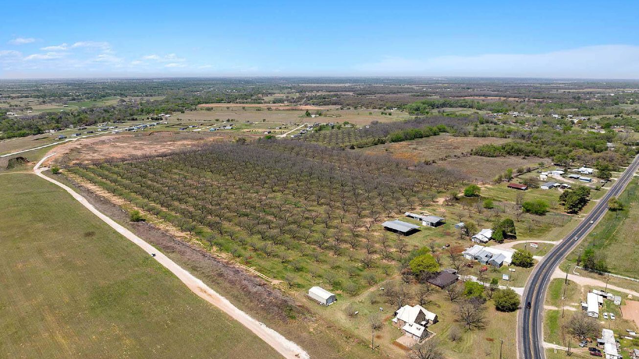 12633 Gholson Rd, Waco, TX 76705