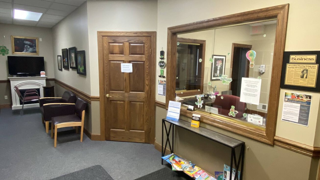 17 Limestone Dr, Buffalo, NY 14221