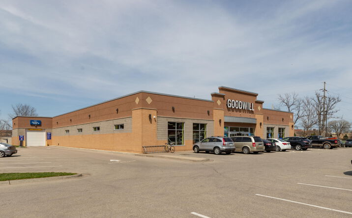 Pictures of Retail property located at 1450 Gilmore Ave, Winona, MN 55987 for sales - image #1