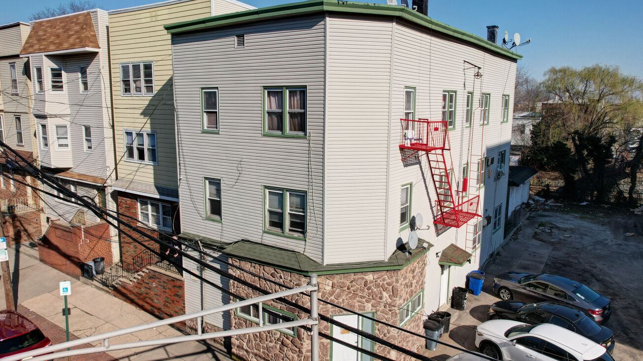 324 Ave E, Bayonne, NJ 07002